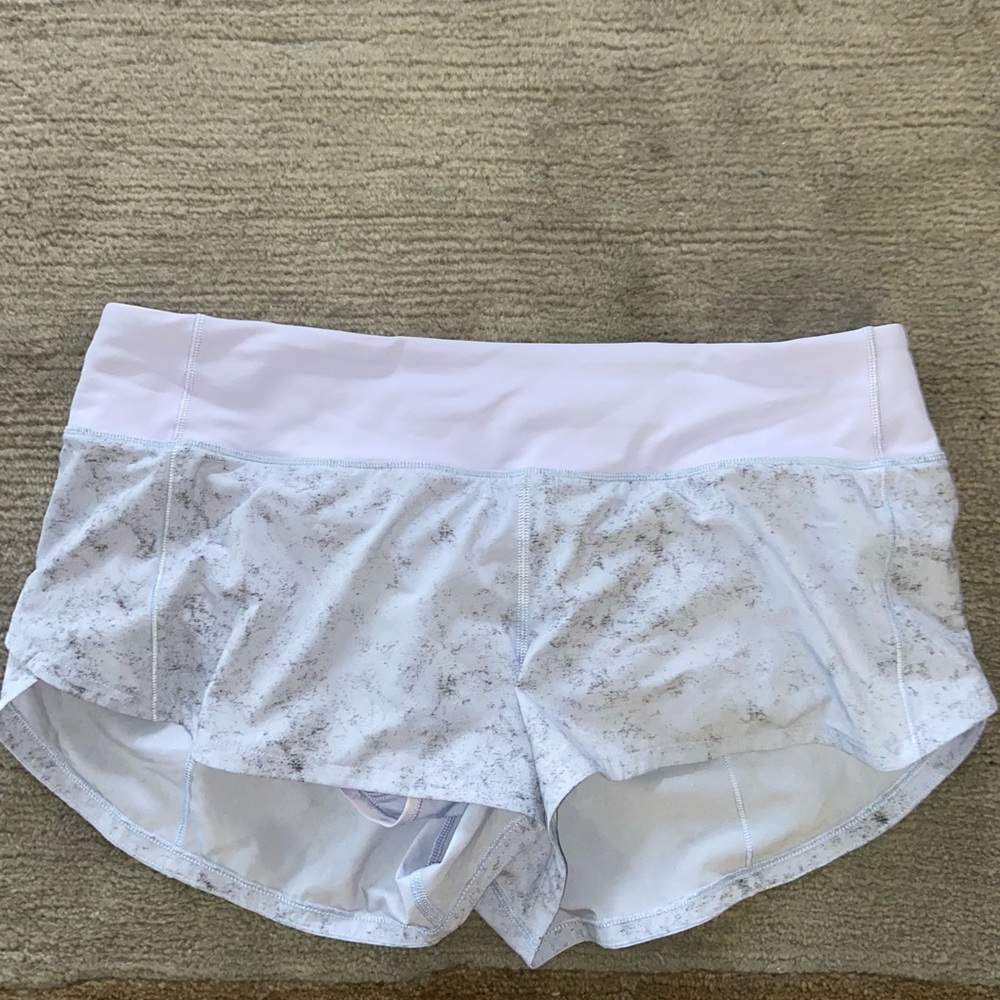 Lululemon low rise speed up short 2.5”